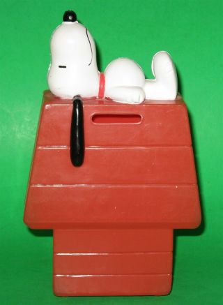 Vintage Peanuts Snoopy On Dog House 1966 Plastic Coin Bank