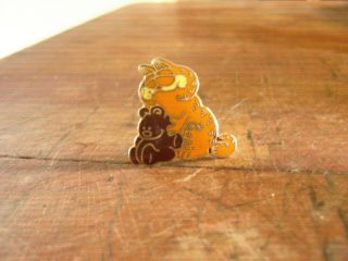 Vintage 1978 Garfield The Cat With Pooky The Bear Enamel Pin Brooch