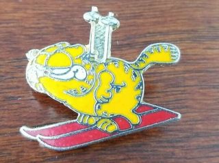 Vintage 1978 Garfield The Cat Skiing Jim Davis Metal Pin Kat 