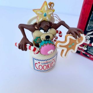 Looney Tunes Ornament TAZ with Cookie Jar Gingerbread Man 1996 Matrix 2