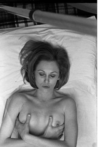 A040 35mm Negative Pin Up Model Nude Posing Figure Study 1969 Beauty