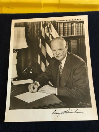 Vintage Dwight Eisenhower Signed B&w 8x10 Photo 2