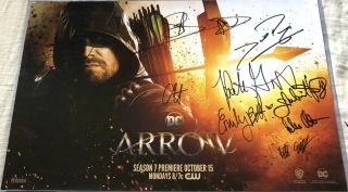 Arrow Cast Signed Autographed Auto 2018 Sdcc Poster Amell Ramsey Haynes Rickards