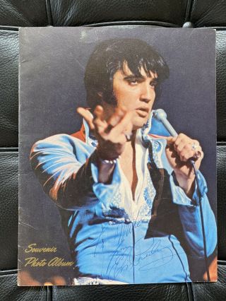 Autographed Elvis Presley Souvenir Photo Program Rca Records 1971 - Very Rare