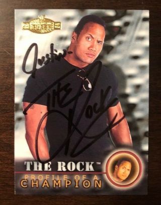 Dwayne Johnson The Rock Signed Autographed 2001 Fleer Wwe Card