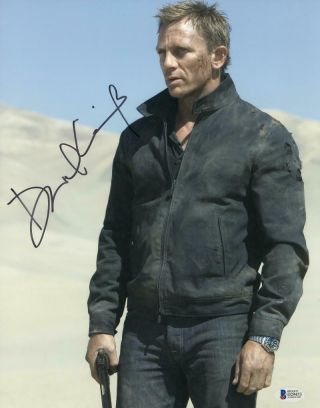 Daniel Craig Signed 11x14 Photo James Bond 007 Authentic Autograph Beckett G