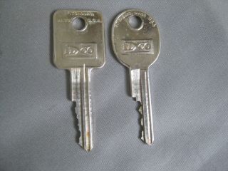 2 Vintage Ilco General Motors Car Keys J & K Rectangular Ignition & Round Trunk