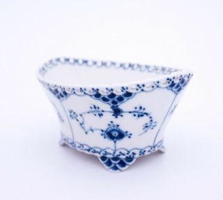 Serving Bowl 1177 - Blue Fluted - Royal Copenhagen - Full Lace - 1st Quality