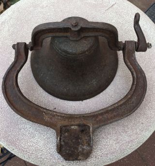 1800’s C.  S bell Co.  cast iron farm/School bell No 82 Hillsboro,  Ohio 10 1/2” 2