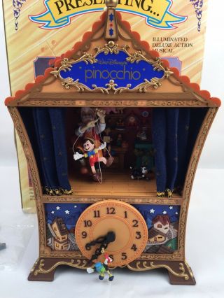 Enesco Disney Pinocchio Illuminated Deluxe Action Musical Clock Figurine 2