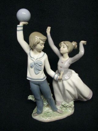 Rare Retired Lladro Figurine Children At Play 5304 Boy And Girl With Ball 11 "