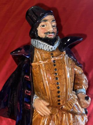 ROYAL DOULTON Wartime FIGURINE SIR WALTER RALEIGH HN 1751 Made in England 2