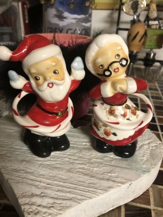 Vintage Lefton Santa And Mrs Hula Hooping Salt Pepper