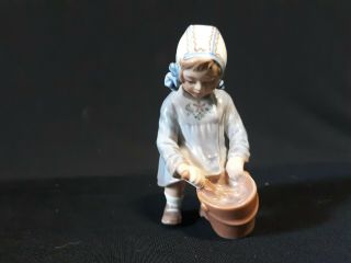 Dahl Jensen Copenhagen Porcelain Figurine,  Girl With Sand Pail,  1151,
