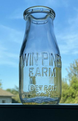 Srehp Twin Pines Farm Dairy Detroit Mich 9 56 On Bottom Glass Milkman Delivers