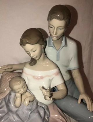 Lladro Figurine A Circle Of Love 6986 Family Baby Newborn