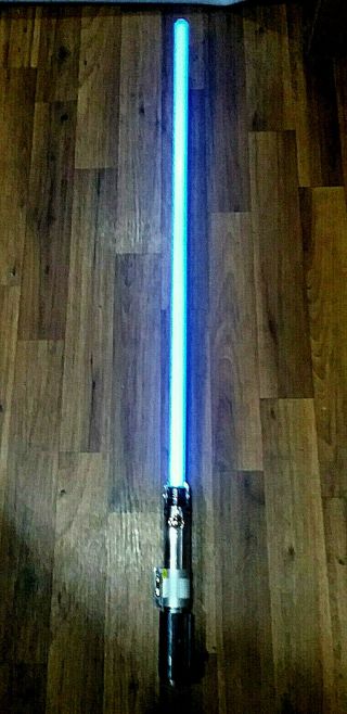 Anakin Skywalker Master Replicas Force Fx Lightsaber 2005 Blue Blade / Stand