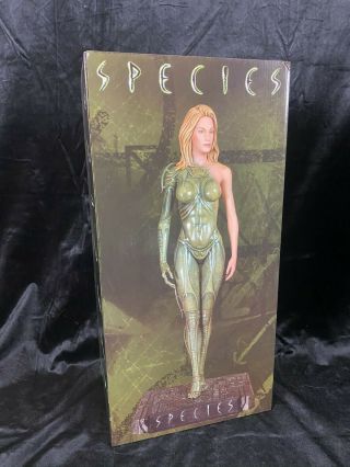 Hollywood Collectibles Group Aliens H.  R Giger Gig Species " Sil " Statue Figure Ex