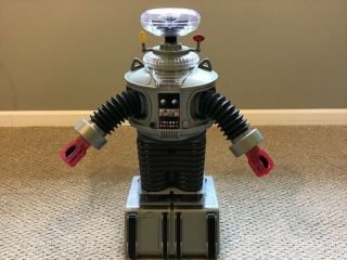 Trendmasters 31268 Lost In Space B - 9 R/c Robot 24 Inch W/remote