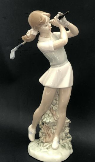 Nao By Lladro Teenage Golfer Girl " Out Of The Rough " 0450 - Retired - 1984