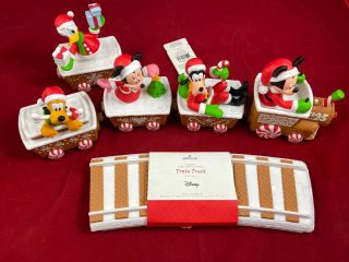 2016 Hallmark Disney Christmas Express Train Mickey Minnie Goofy Donald Pluto