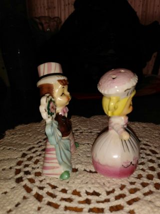 Vintage Enesco Pink Sweet Shoppe Cupcake Girl and Boy Salt & Pepper Shakers 2