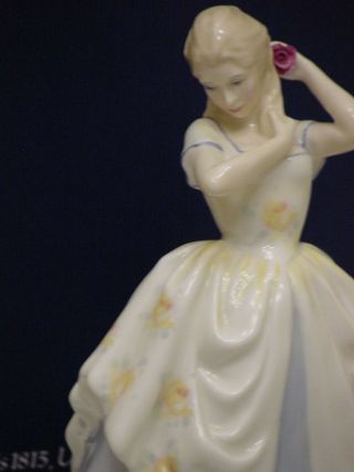 Royal Doulton Vtg 1982 Figurine ' Laura ' HN2960.  Made in England.  Box 3