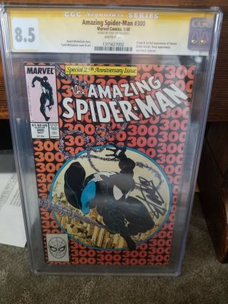Spiderman 300 Signed By Stan Lee Graded Cgc 8.  5 Signature Series Venom