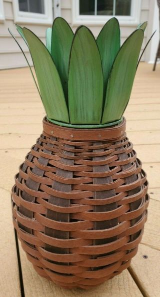 Longaberger Collectors Club Pineapple Basket With Metal Green Leaf Lid