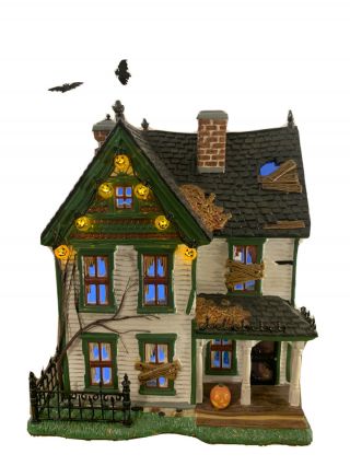 Dept 56 55315 Spooky Farmhouse Haunted House Cottage Halloween Village