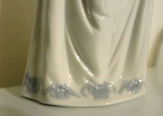 NAO Lladro Notes In The Wind Lady Holding Flute Retired 1339 3