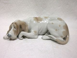 Vintage Large Retired Spain Lladro Figurine " Old Dog " Lying Hound Dog Ref.  1067