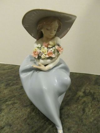 Lladro Porcelain Figurine 5862 - Fragrant Bouquet - Girl In Hat Holding Flowers