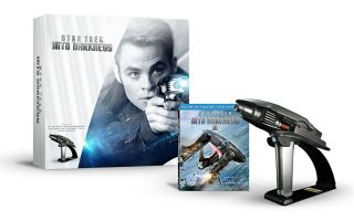 STAR TREK INTO DARKNESS Starfleet Phaser Limited Edition Gift Set 3D Blu - Ray DVD 2
