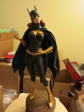 Sideshow Collectibles Batgirl Premium Format Exclusive Statue