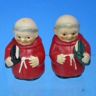 Goebel Friar Cardinal Tuck Red Monk Carrying Bibles Salt And Pepper Shakers