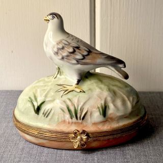 Vintage Limoges France 4” Hand Painted Trinket Box With Morning Dove