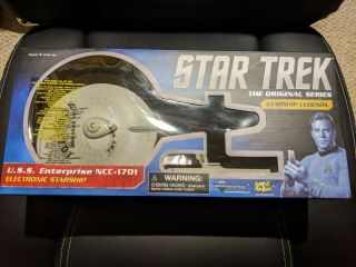 Uss Enterprise Ncc - 1701 - A Star Trek Diamond Select Art Asylum Starship Legends