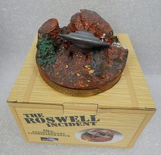 1997 Shadowbox The Roswell Incident Alien Ufo Crash Model