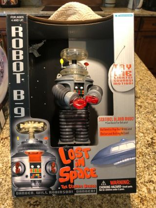 1997 Trendmasters / Lost In Space B - 9 Robot / 10 Inches /.  Rare.