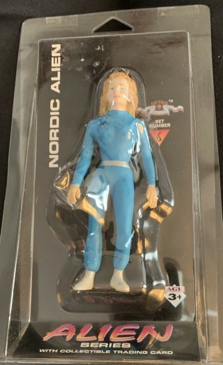 1996 Shadowbox Nordic Alien Figure 5 " Toy Trading Card Mip