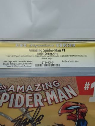 THE SPIDER - MAN 1 MARVEL COMIC,  SIGNED BY STAN LEE,  CGC GRADED 9.  8 2
