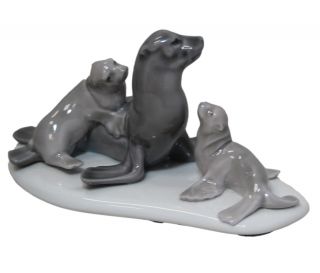 Lladro Figurine,  5318 Mini Seal Family - No Box