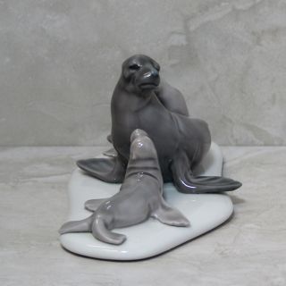 Lladro Figurine,  5318 Mini Seal Family - NO BOX 3