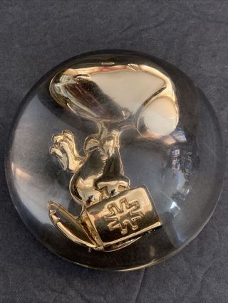 Rare Vintage Gold Snoopy Clear Lucite Paperweight 58 U.  F.  S.  3”