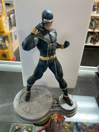 Bowen Designs Cyclops Statue Modern Version X - Men 484/700