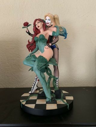 Dc Designer Series Harley Quinn And Poison Ivy By Emanuela Lupacchino Statue