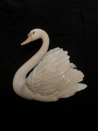 Retired Lladro Spain White Swan With Wings Spread Porcelain Figurine 5231