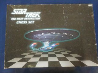 Star Trek Next Generation Chess Set 100 Complete 1999 Box Damage