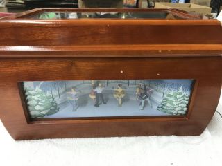Gold Label Mr Christmas 23981 Music Box Ice Skaters Cherry Wood 9 Discs